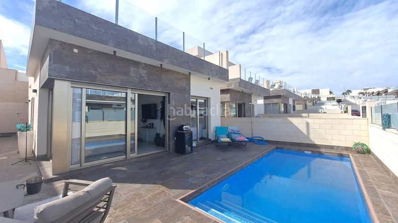 Foto 379896e3-f70c-440d-a9e8-34a60a27d85b. Maison avec parking piscine dans Lomas de Cabo Roig - Los Dolses Orihuela