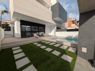 Haus in Pilar de la Horadada Ciudad