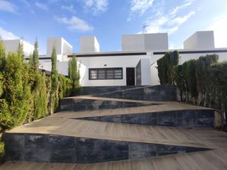 House in Jerónimo y Avileses