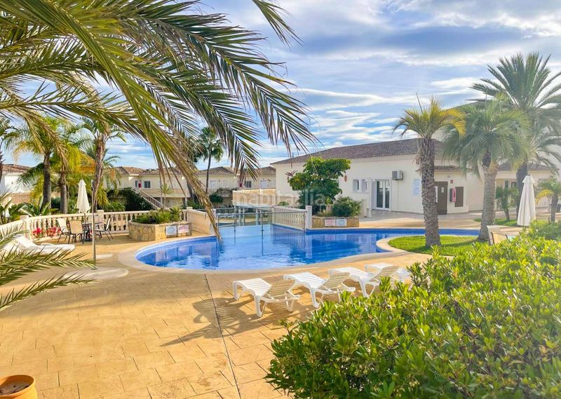 Foto 17216fe2-767b-4300-ac8a-c819d7d1ffee. Apartament amb aparcament piscina a La Fustera Benissa