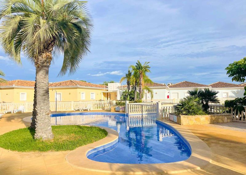 Foto 294d5776-d6cb-42bb-8aa4-03c0ae8c6522. Apartament amb aparcament piscina a La Fustera Benissa