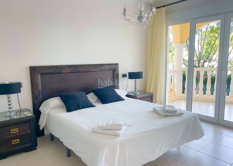 Foto 33f2c097-b5ec-41d3-aa33-453df125a1e9. Apartament amb aparcament piscina a La Fustera Benissa