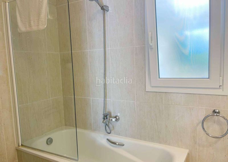 Foto 4c6baaa7-9550-40df-ab74-b8431f4ce3d1. Apartament amb aparcament piscina a La Fustera Benissa