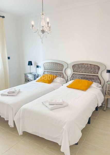 Foto 508d3ae7-58bd-4143-a6e6-008a0a35c7b0. Apartament amb aparcament piscina a La Fustera Benissa