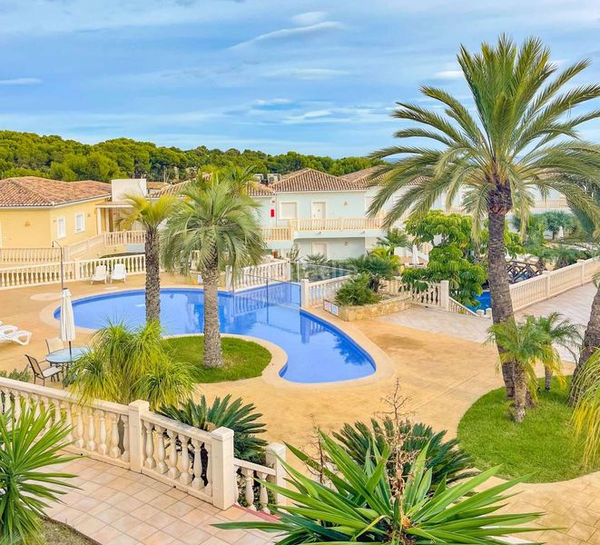 Foto b9236ca2-c95f-46b1-b733-fef7ea79199c. Apartament amb aparcament piscina a La Fustera Benissa