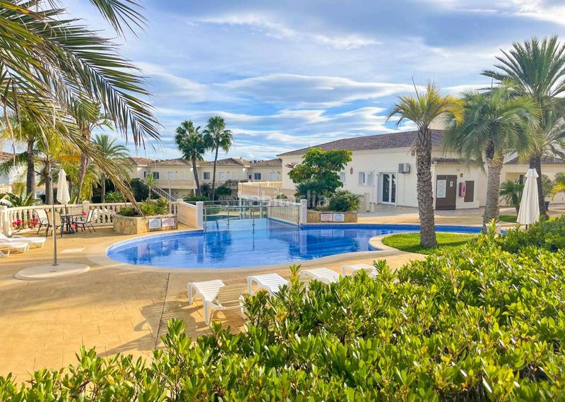 Foto d25aebfe-37b5-4226-8017-58f6d59f87ea. Apartament amb aparcament piscina a La Fustera Benissa