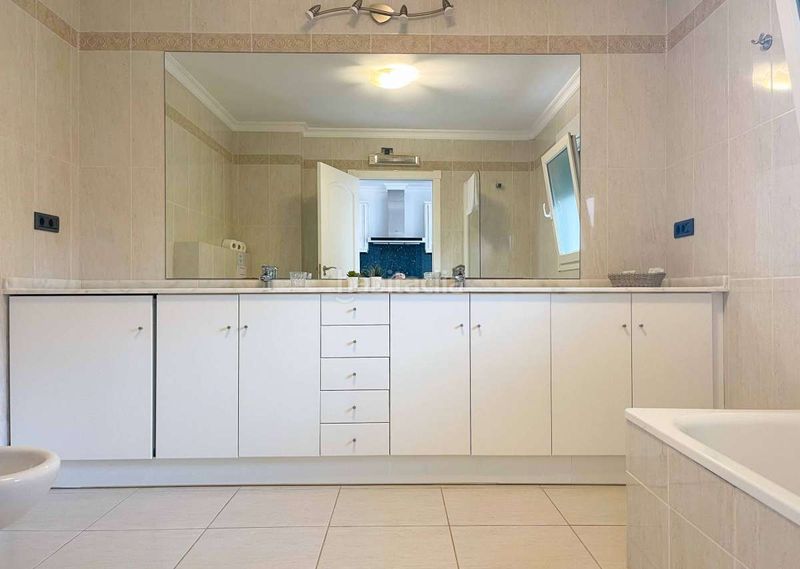 Foto da60c926-b72d-4596-bb50-dfd54a597b3b. Apartament amb aparcament piscina a La Fustera Benissa