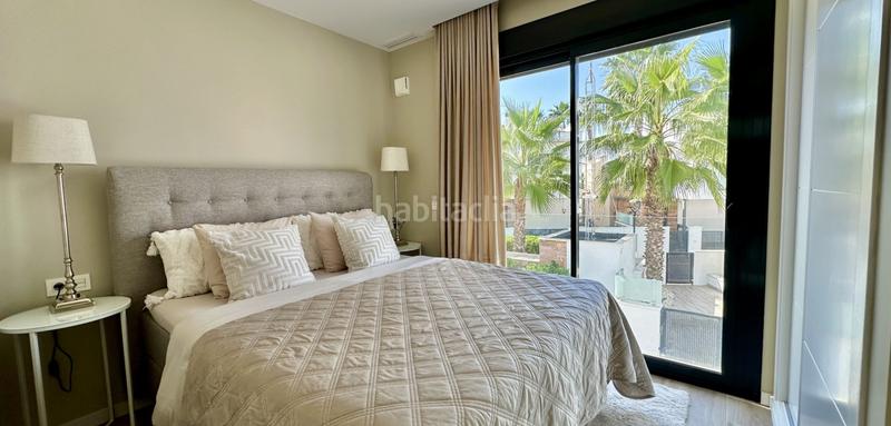 Foto 35949141-81f0-4744-b792-21617b34cfb2. Casa en Lomas de Cabo Roig - Los Dolses Orihuela