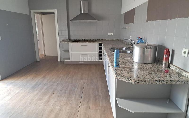 Foto 1748c34d-6d86-40f2-aedf-a6ca3a3f0a89. House with pool in Zona Calvario Estepona