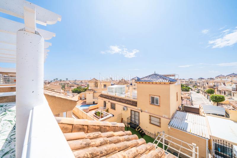 Foto d8f7b586-1ff7-4258-9979-6318b5c32455. Casa adosada en La Florida Orihuela