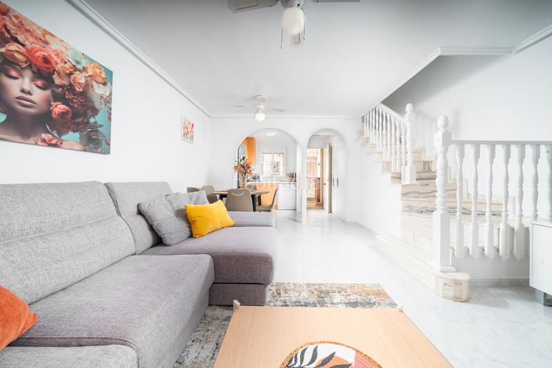 Foto 6cd9acef-11bd-4cf2-a990-da577427178f. Semi detached house with parking in La Florida Orihuela