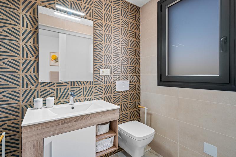 Foto f344a85d-ee5b-4a31-8db0-8b7fe5ebde1e. Piccolo appartamento con parcheggio in La Florida Orihuela