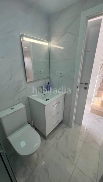 Foto 2bfc101e-b1fe-449b-b2aa-831fe8bcc8d5. Casa adossada a Parque de las Naciones Torrevieja