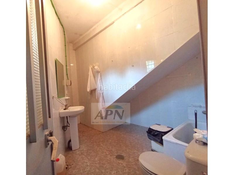 Foto 84564f83-5bc9-4882-b4ac-1e8bea15408d. Casa adossada a Álora