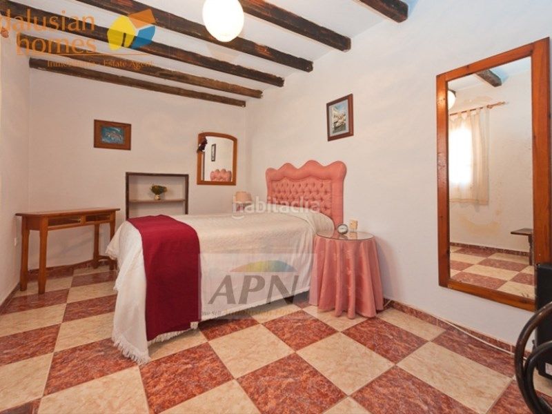 Foto 294d4d89-9272-4e81-b685-5ba68049e824. Casa adossada a Álora