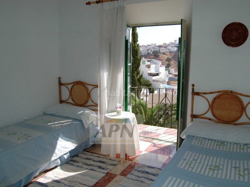 Foto 920983ba-cf25-4356-a899-d58f2df614d1. Casa adossada a Álora