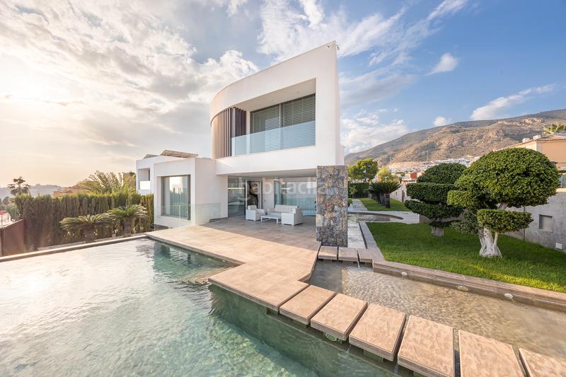 Foto 165baf56-eec0-480e-a6a1-e14d8da11035. Casa en Golf Bahía Finestrat