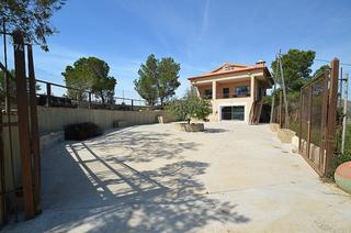 Masia a Gea y Truyols