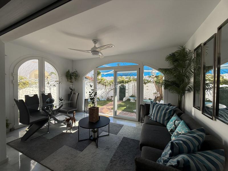 Foto e4bf6ee5-83d2-4bc3-87b2-bbb2dc3d9f7c. Maison jumelée avec parking dans Paraiso - Barronal Estepona