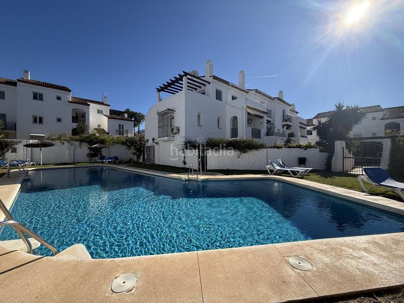 Foto 7fa48dfd-f077-4db3-a91b-9df494951404. Semi detached house with parking in Paraiso - Barronal Estepona