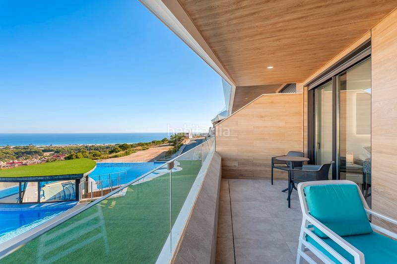 Foto bd8d74a0-771b-4d9a-a2bf-693bc8de8ca2. Àtic amb aparcament a Monte y Mar Santa Pola