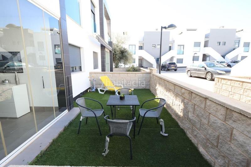 Foto b61620e0-6db9-4012-9b9d-d04e705fa613. Maison avec parking dans La Zenia Orihuela