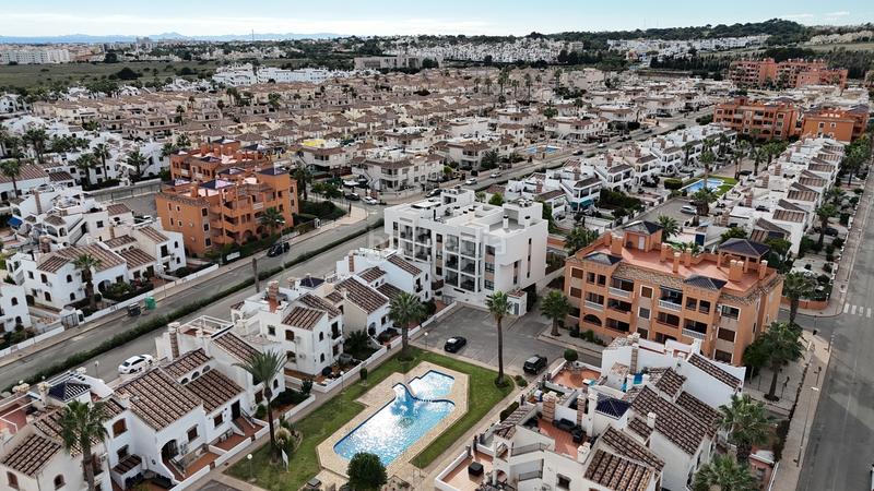 Foto b973d65a-b7c1-4d25-ab54-51dfab046b98. Dachwohnung mit parking in Villamartín-Las Filipinas Orihuela