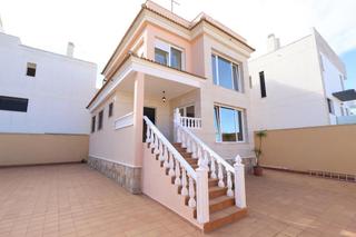 Haus in Villamartín-Las Filipinas