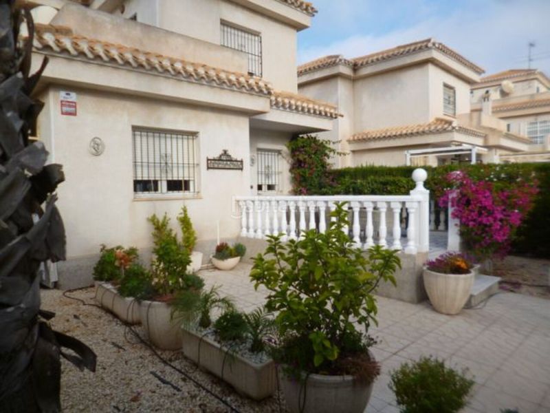 Foto d193e82f-65cb-4041-8371-3946dd04e7b7. Casa a La Zenia Orihuela