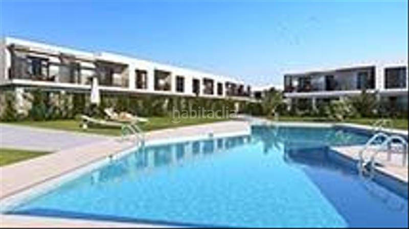 Foto b8c64908-7445-4a80-8052-2ff1ee7bafa9. Casa amb aparcament a Sotogrande alto Sotogrande