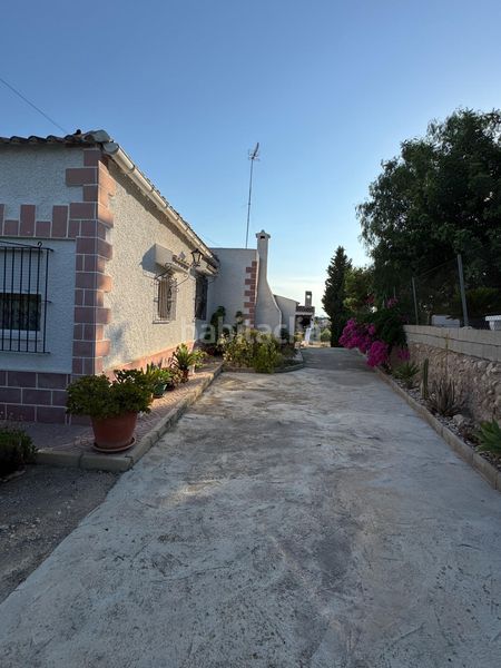Foto dfd270ee-1aa5-495d-a927-6a82ee85f7cc. Casa amb piscina a Albatera