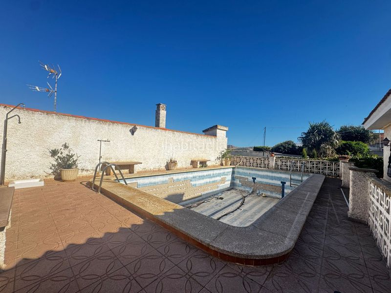 Foto 1163e632-f5b2-4e57-8c5d-e098f6574a0f. Casa amb xemeneia piscina a Roche Unión (La)
