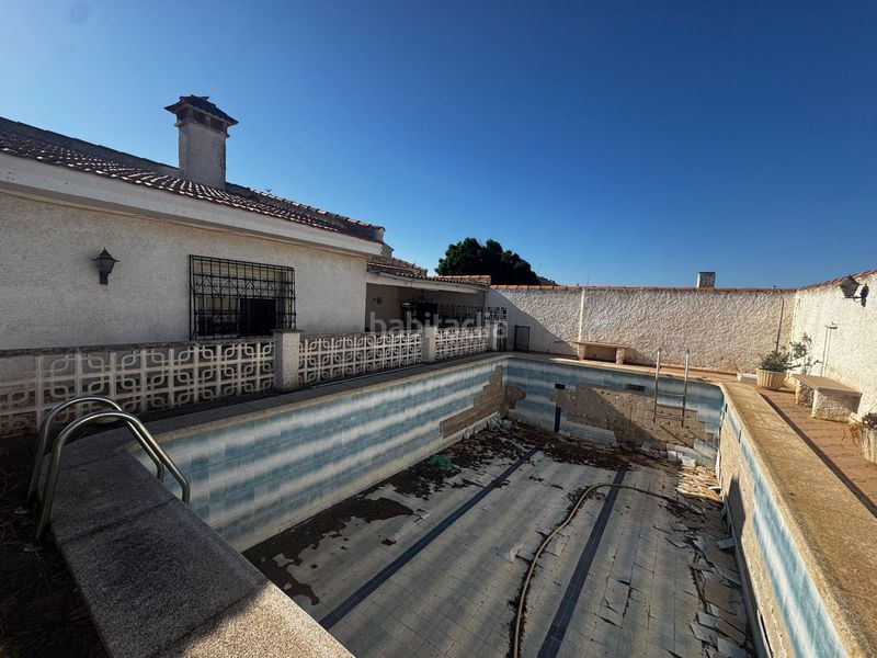 Foto 17ab8328-5947-4eba-9e7b-1e4bc3a4e5e4. Casa amb xemeneia piscina a Roche Unión (La)