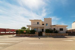 House in Montesinos (Los)