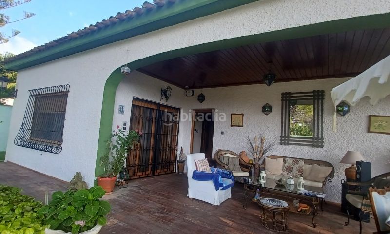 Foto b8dbde72-e7f1-41a1-b7d8-505f77155553. Casa amb aparcament piscina a Campoamor Orihuela