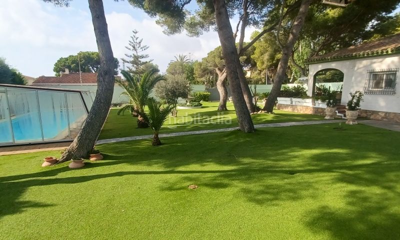 Foto f029b1cd-665f-4594-a8aa-bbe26ce02d7c. Casa amb aparcament piscina a Campoamor Orihuela
