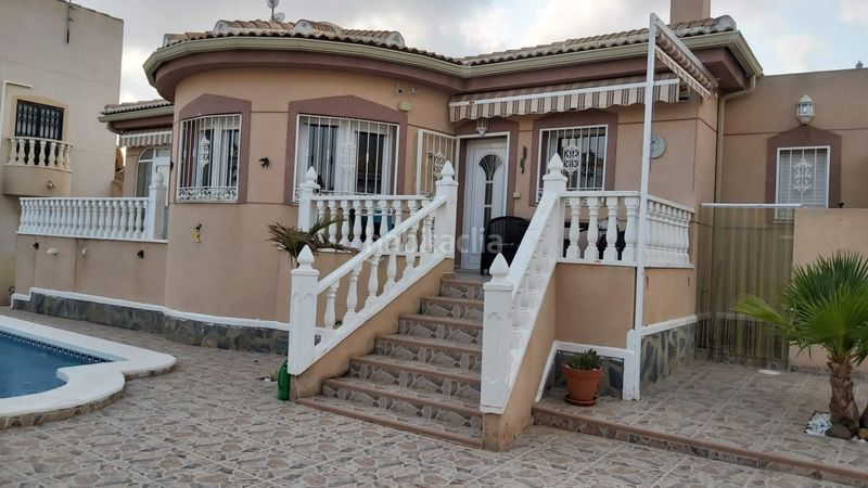 Foto 5799ab13-f4d2-4601-8341-df24db2c8db0. Casa a Benimar Rojales