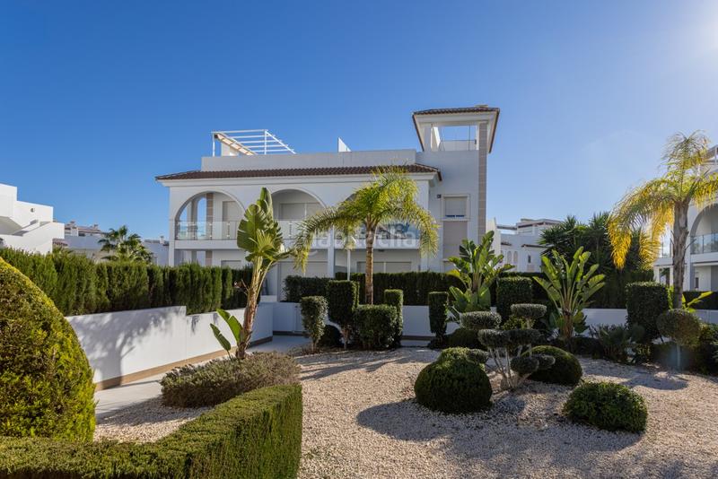 Foto f655bf6b-a59a-42a6-9581-7c4255e85b7c. Àtic amb piscina a Rojales