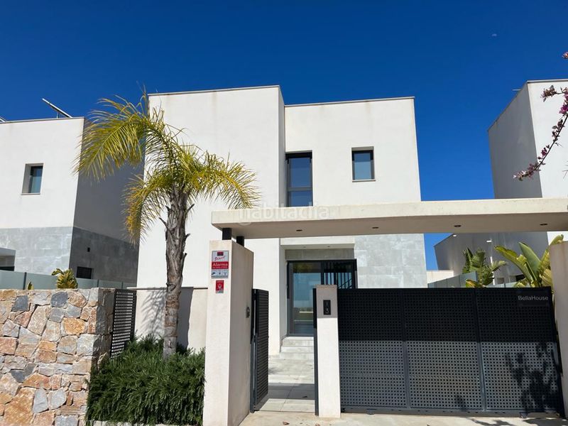 Foto a6ebcc68-b050-4bea-9fb9-d9ae03580e55. Casa amb aparcament piscina a La Marquesa Rojales