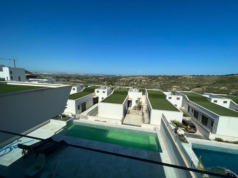 Foto f6e499ac-e012-4c73-943b-883ab2cb7cb9. Casa amb aparcament piscina a La Marquesa Rojales