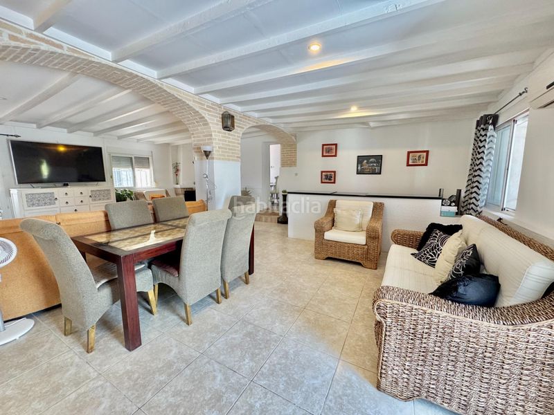 Foto 944eabc6-4bd7-401c-902f-321a42ca52e0. Casa amb piscina a Dolores