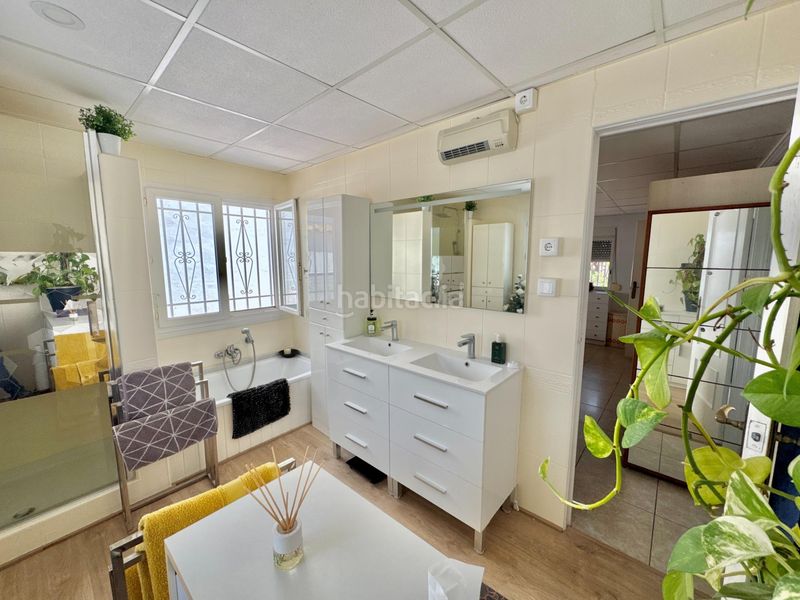 Foto c21b5136-4c49-4b6c-bf69-3a1937afe445. Casa amb piscina a Dolores