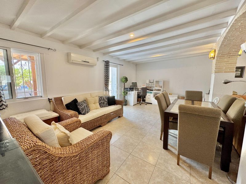 Foto c47ca126-8dc3-4c79-b42d-f8b18057f494. Casa amb piscina a Dolores