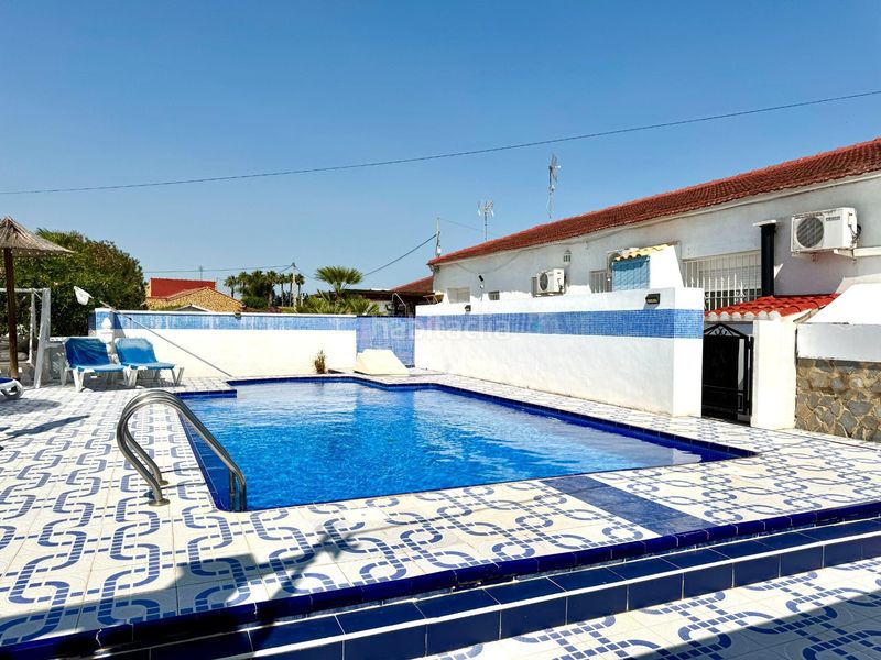 Foto eb7fbb50-008d-4b23-adf2-4ad988b46753. Casa amb piscina a Dolores