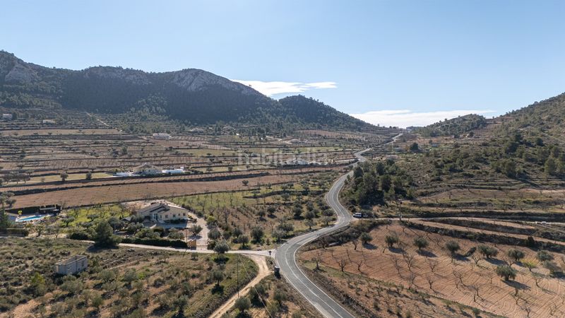 Foto f2b2a093-7c7b-4c5a-a98e-4c0e16e52e7e. Bauernhof mit parking in Jumilla