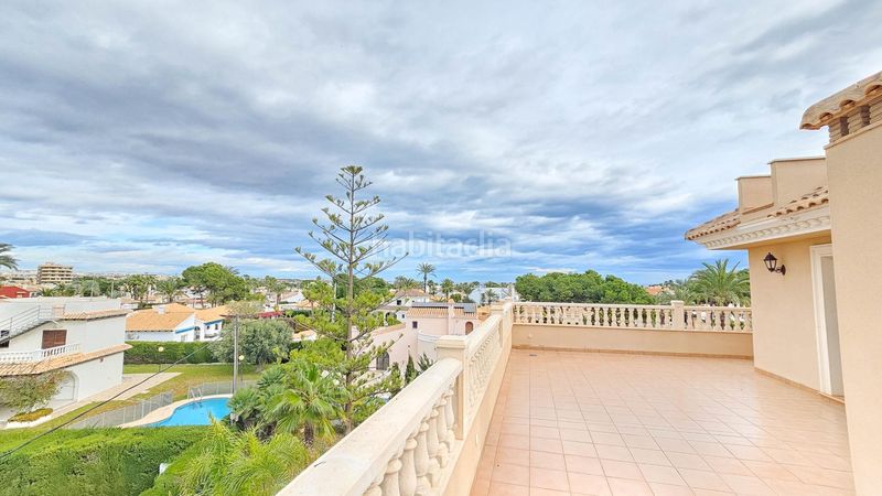 Foto 2b0143f0-20b5-4ae9-bca5-632d12954a9d. Casa amb piscina a Cabo Roig Orihuela