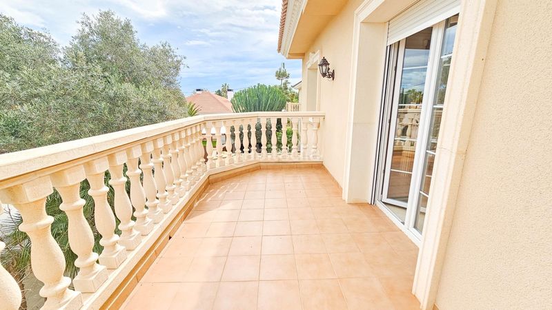 Foto d28ba918-80f8-450b-b2a6-f8355a58e095. Casa amb piscina a Cabo Roig Orihuela