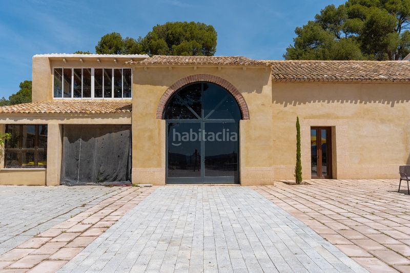 Foto bc0217f3-d534-43d2-b8fb-fae7775ea911. Local comercial a Castalla