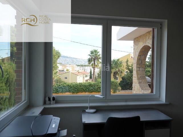 Foto 4b3a0674-330a-4b68-907b-d1c7393514bb. Casa amb piscina a Montebello - Nou Espai Nucia (la)