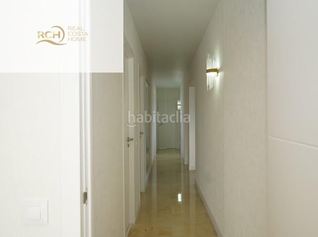 Foto 9858eabe-5224-4b40-b8d1-1ee4f2054e7c. Casa amb piscina a Montebello - Nou Espai Nucia (la)